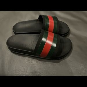 Gucci Men's Web rubber slide sandals, NEW!!!